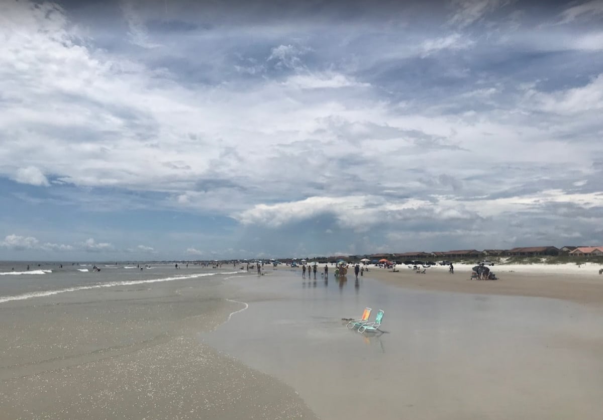 17 Beaches where dogs are allowed in Florida